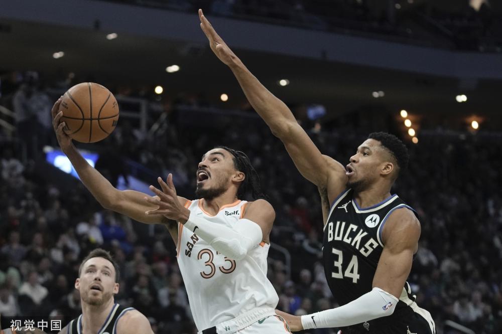 亚历山大 亚历山大